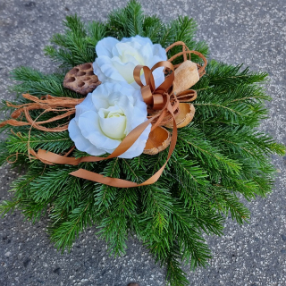Dušičky - ikebana - čerstvá jedlička - 905