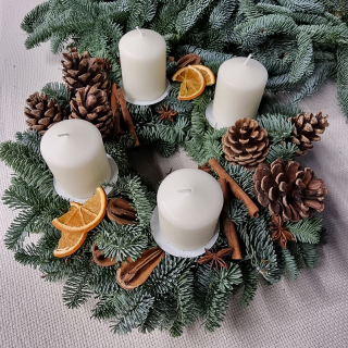 Vianočný Adventný veniec bielo - prírodný 30 -35 cm - 27